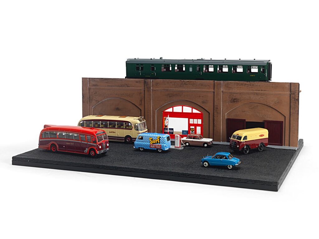 Bulleid Bournemouth Six Coach Sets no: 290-300