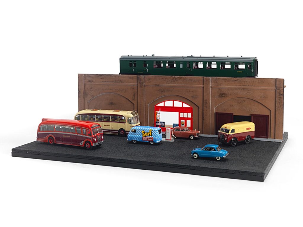 Bulleid Bournemouth Six Coach Sets no: 290-300